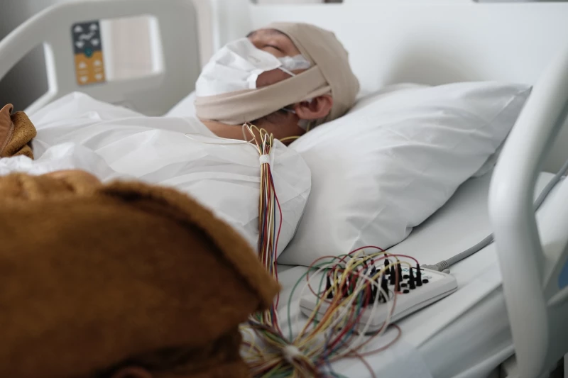 Elektroensefalografi (EEG)